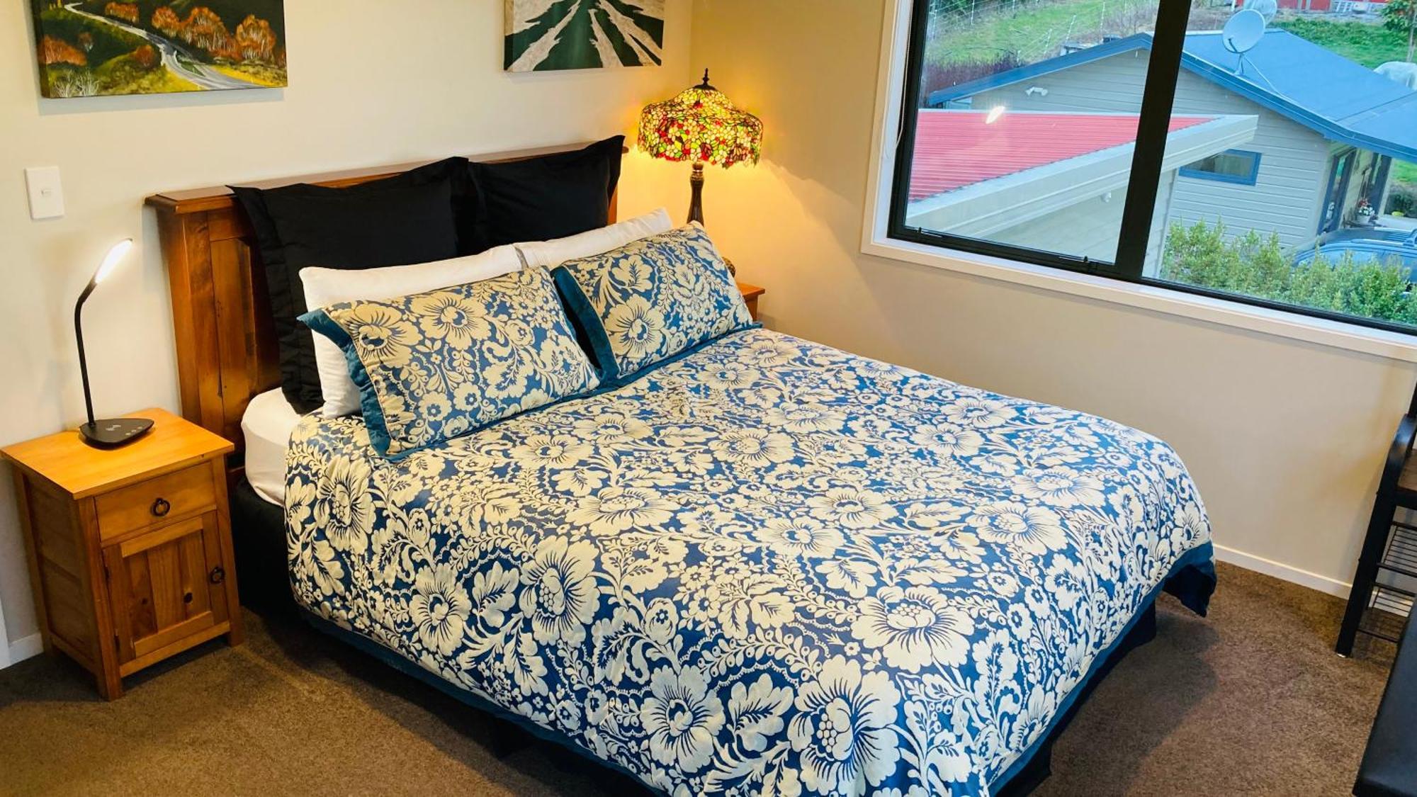 Maymorn Orchard Suites Upper Hutt Room photo